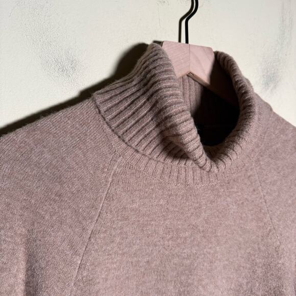 J. CREW Camel Wool and alpaca blend classic old money  Turtleneck Sweater M - Picture 4 of 5